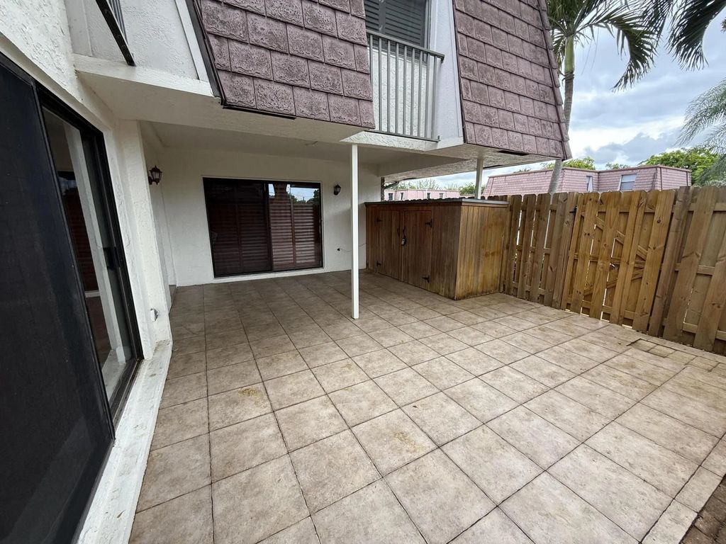 7585 Courtyard Run W, Boca Raton