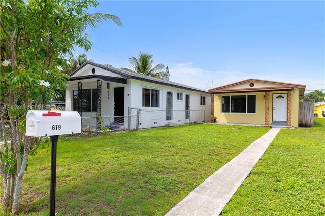 3 of 24 - 619 N D Street, Lake Worth, FL