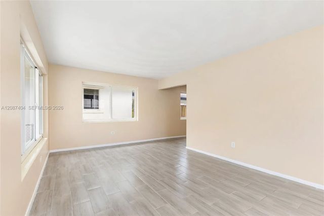 4 of 24 - 619 N D Street, Lake Worth, FL