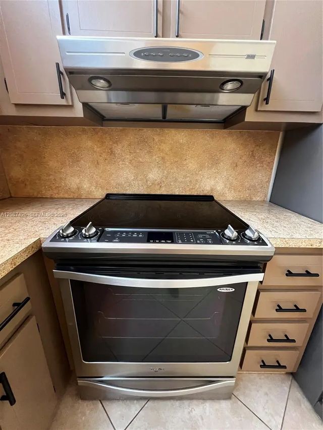 5 of 24 - 12035 Ne 2nd Avenue #a302, North Miami, FL