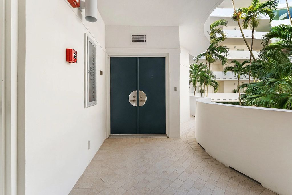 2000 S Ocean Boulevard, Palm Beach