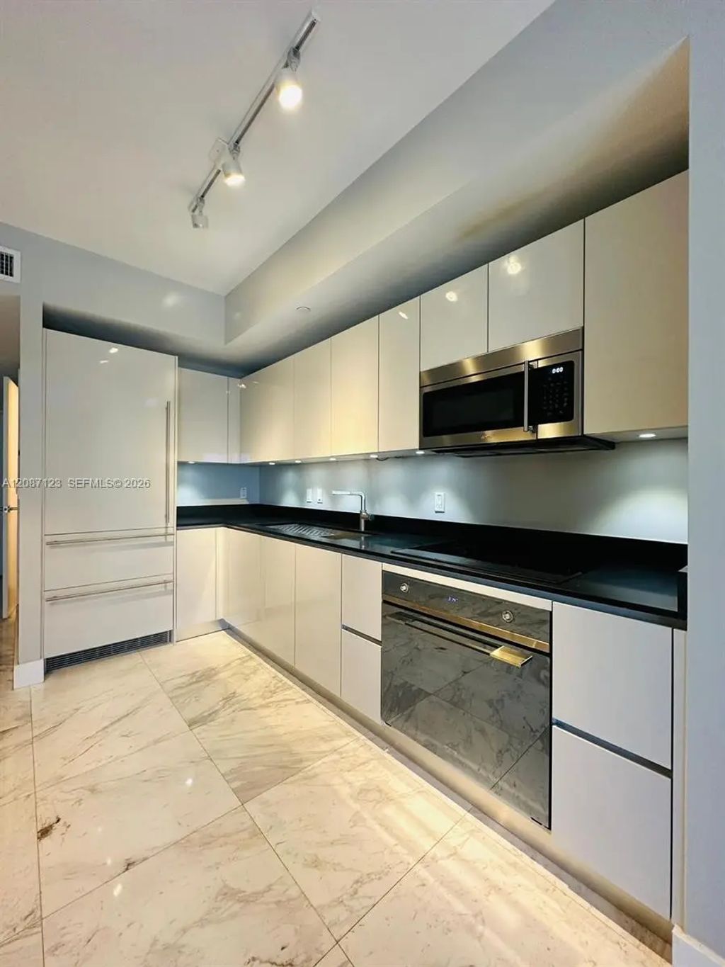 1010 Brickell Avenue #4208, Miami