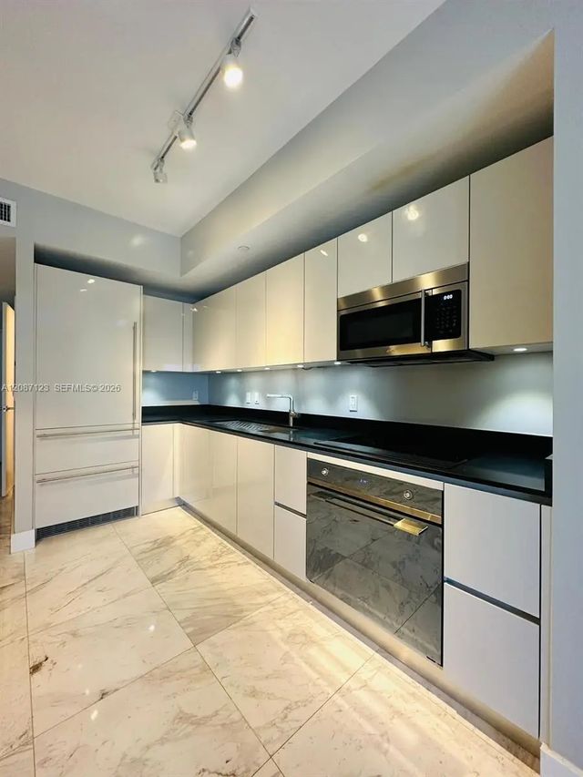 1010 Brickell Avenue #4208, Miami