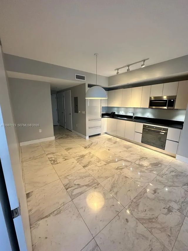 2 of 20 - 1010 Brickell Avenue #4208, Miami, FL