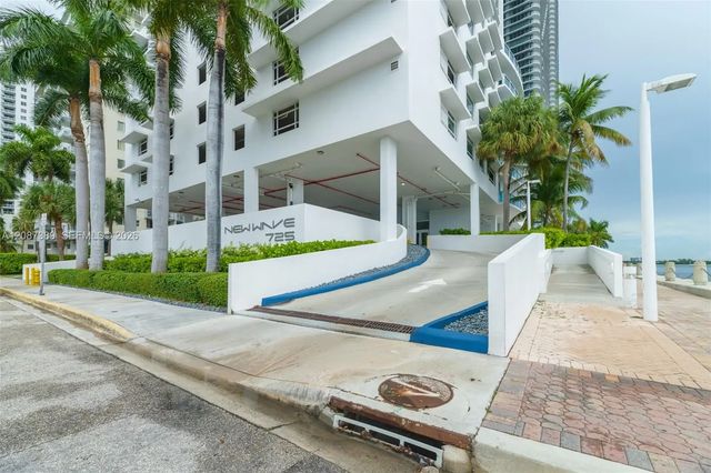 725 Ne 22nd Street #8e, Miami