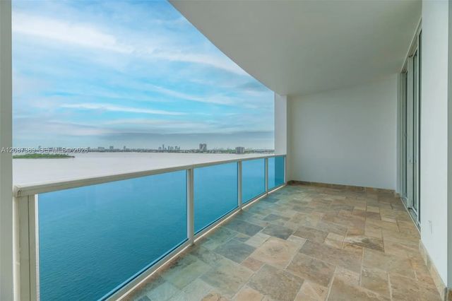 4 of 41 - 725 Ne 22nd Street #8e, Miami, FL