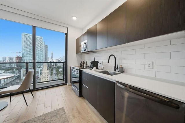 4 of 31 - 398 Ne 5th Street #1902, Miami, FL