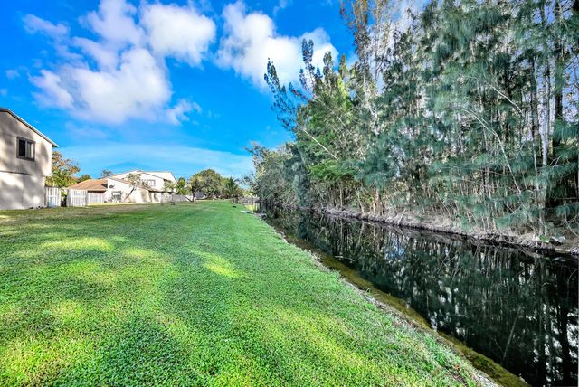 3 of 51 - 5704 Nw 21st Street #32-c, Lauderhill, FL