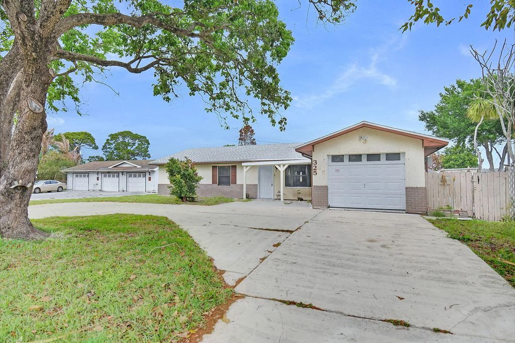 325 Nw Rebecca Avenue, Port St. Lucie