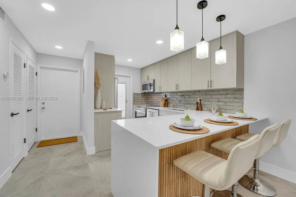 400 Se 10th Street #112, Deerfield Beach