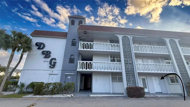2 of 30 - 400 Se 10th Street #112, Deerfield Beach, FL