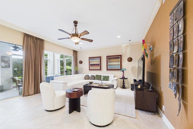 3 of 24 - 101 Palm Bay Circle #b, Palm Beach Gardens, FL