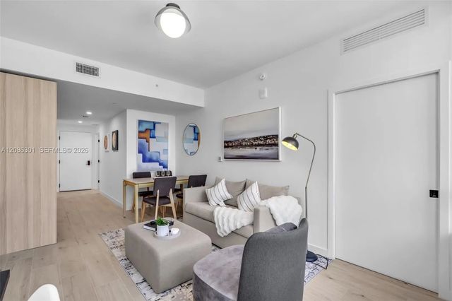 3 of 25 - 225 N Miami Avenue #3501, Miami, FL