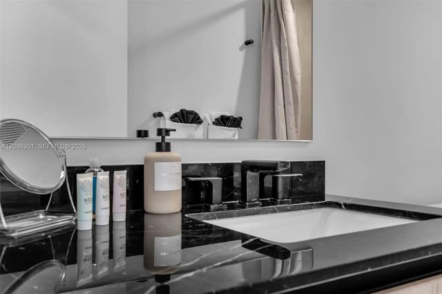 4 of 25 - 225 N Miami Avenue #3501, Miami, FL