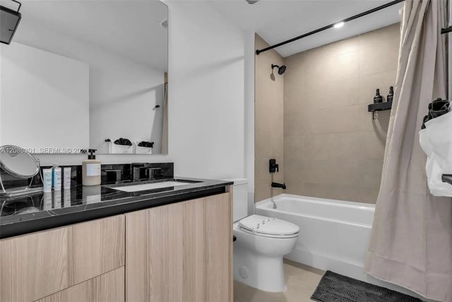 5 of 25 - 225 N Miami Avenue #3501, Miami, FL