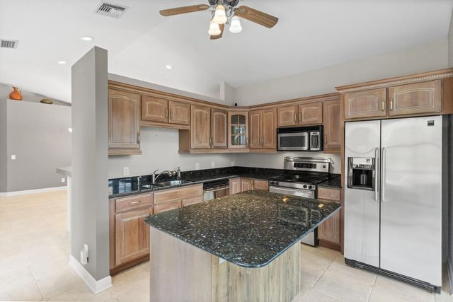 5 of 92 - 3254 Nw 22nd Avenue, Oakland Park, FL