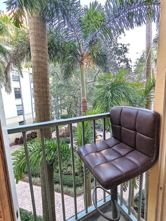 5 of 25 - 630 S Sapodilla Avenue #308, West Palm Beach, FL