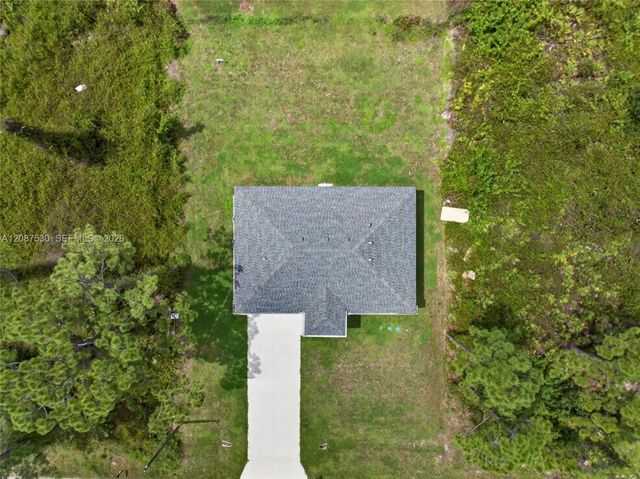 308 Mangonia, Lehigh Acres