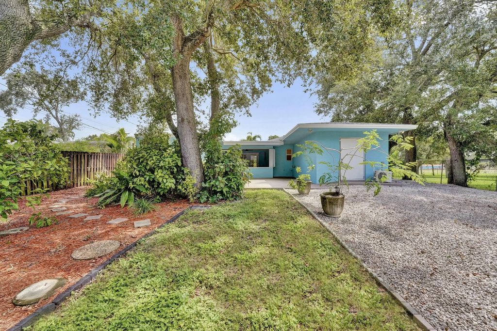5081 Sw 29th Way, Dania Beach