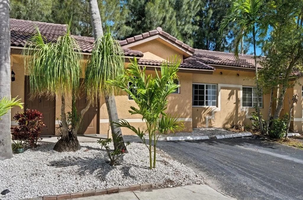6143 Garden Court, Davie