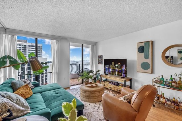 4 of 20 - 555 Ne 15th Street #ph-d, Miami, FL