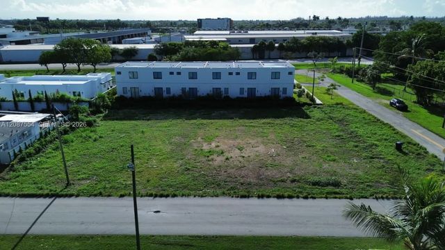 4 of 5 - 215 Nw 3rd Avenue, Florida City, FL