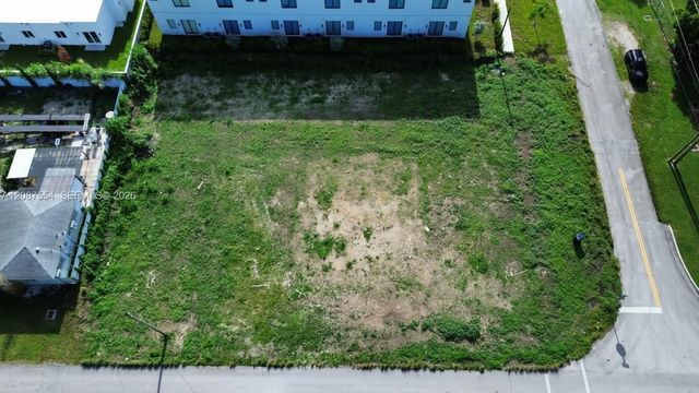 5 of 5 - 215 Nw 3rd Avenue, Florida City, FL