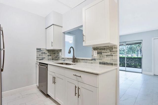 4 of 26 - 6313 Chasewood Drive #b, Jupiter, FL