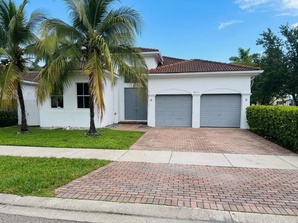 8911 Nw 178th Lane, Hialeah