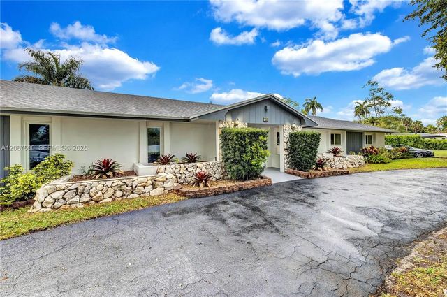 3211 Calle Largo Drive, Hollywood