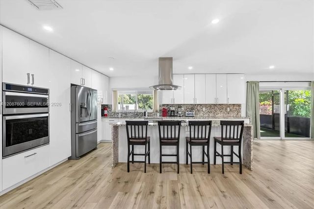 3 of 28 - 3211 Calle Largo Drive, Hollywood, FL
