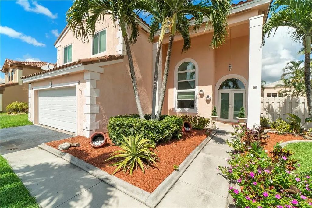 710 Briarwood Terrace, Davie