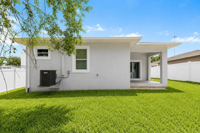 5 of 17 - 3706 Wiggins Leaf, Tampa, FL
