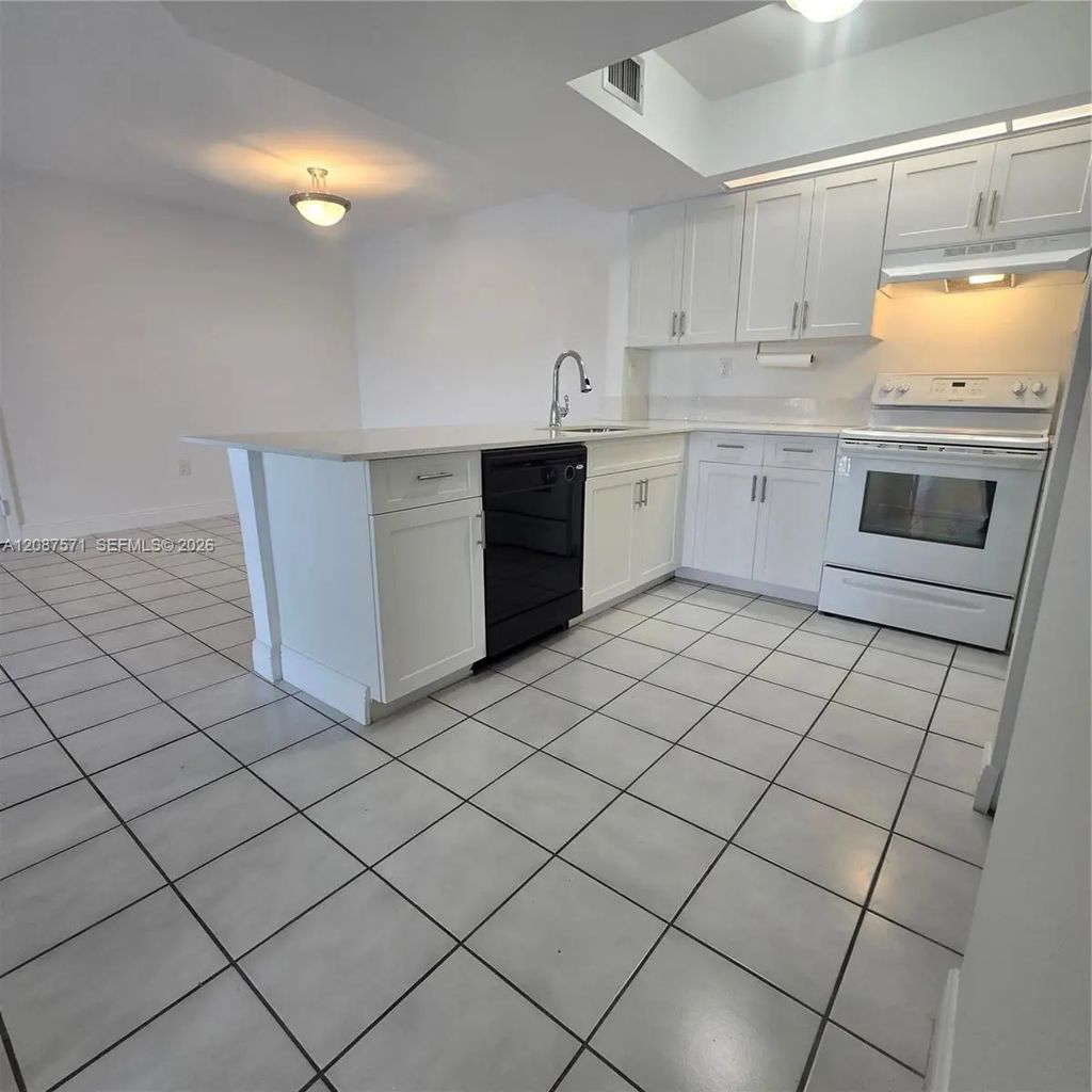 8600 Sw 212th Street #308, Cutler Bay