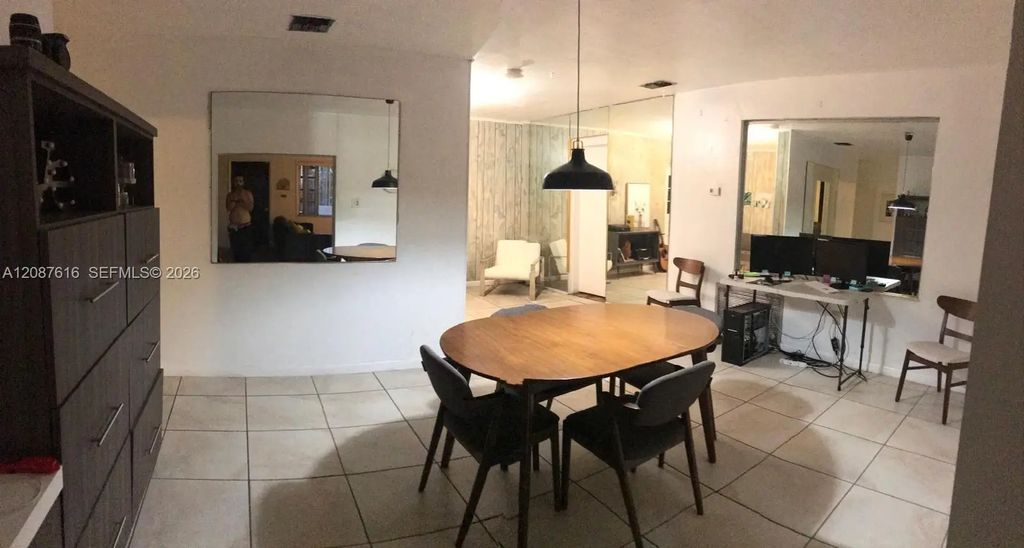 1310 Nw 52nd Street, Miami