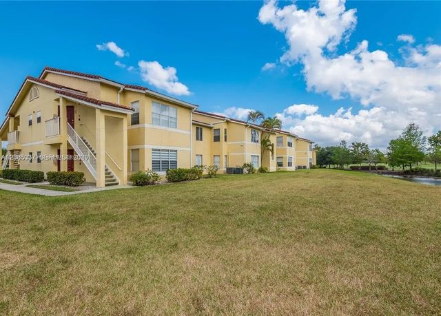 437 Vista Isles Drive #2223, Sunrise