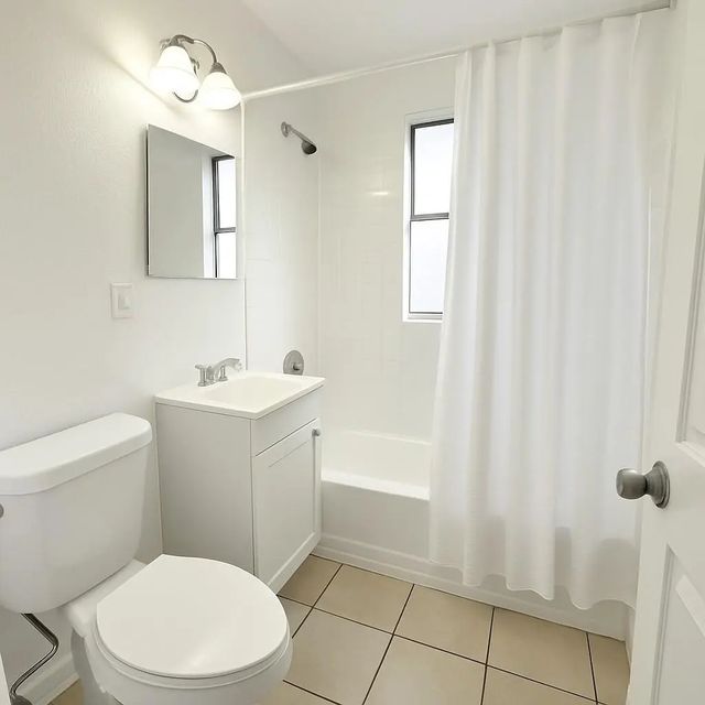 4 of 14 - 741 Nw 10th Terrace, Fort Lauderdale, FL