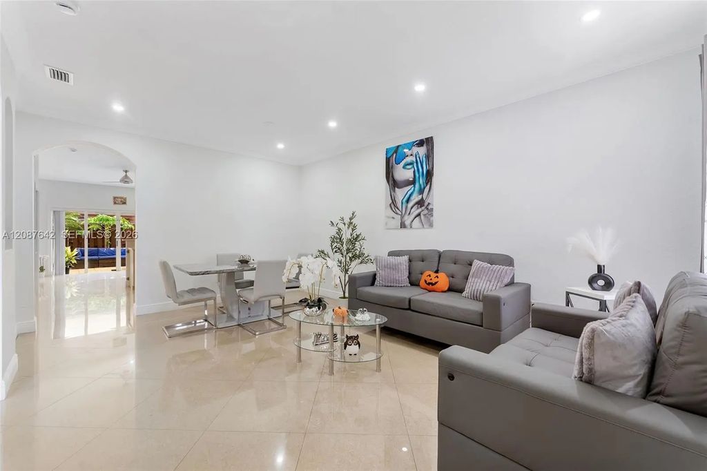 17133 Sw 137th Place, Miami