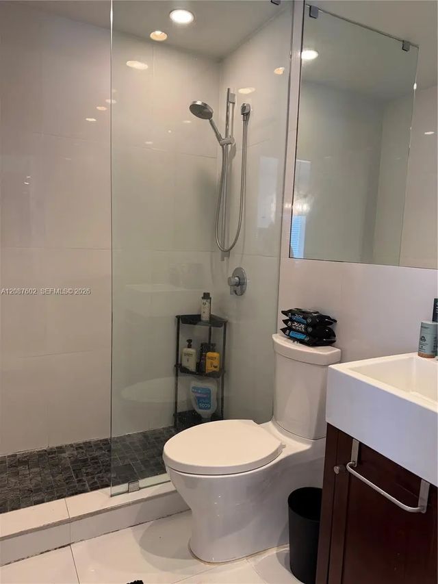 5 of 10 - 737 Jefferson Avenue #303, Miami Beach, FL