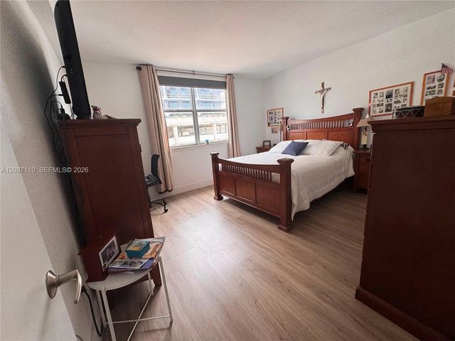 4 of 6 - 401 69th Street #407, Miami Beach, FL