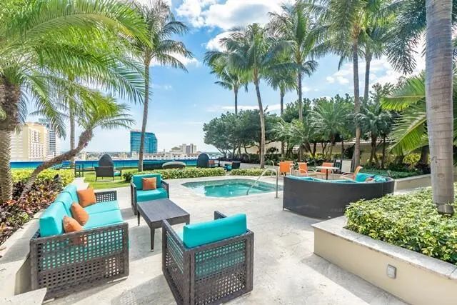 2 of 20 - 550 Okeechobee Boulevard #1008, West Palm Beach, FL
