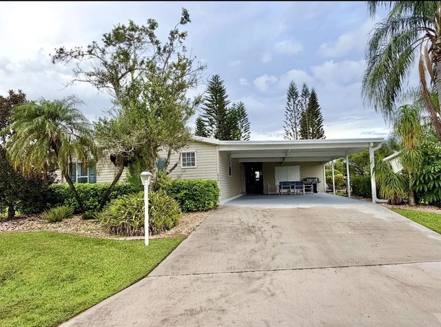 8110 9th Hole Drive, Port St. Lucie
