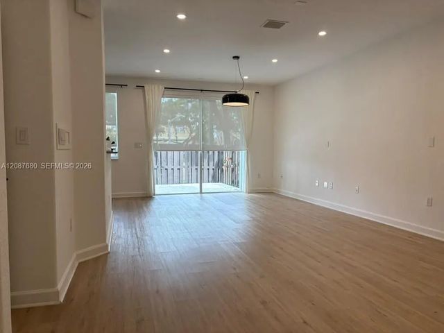 4 of 38 - 8671 Nw 112th Court, Doral, FL