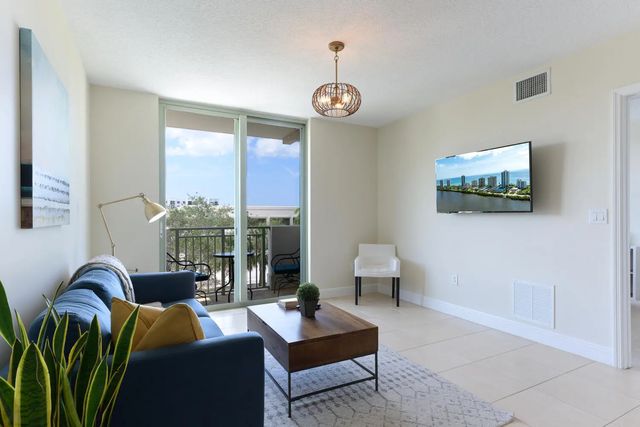 3 of 27 - 610 Clematis Street, West Palm Beach, FL