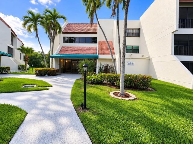 301 Racquet Club Road #310, Weston