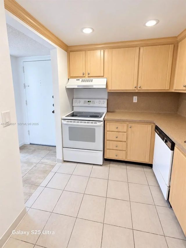 5 of 28 - 301 Racquet Club Road #310, Weston, FL