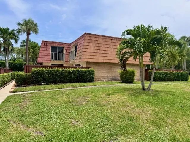 217 Live Oak Lane, Boynton Beach
