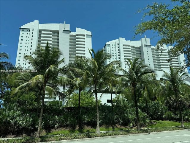 15051 Royal Oaks Lane #701, North Miami