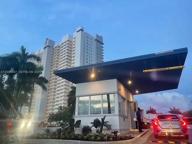 4 of 29 - 15051 Royal Oaks Lane #701, North Miami, FL