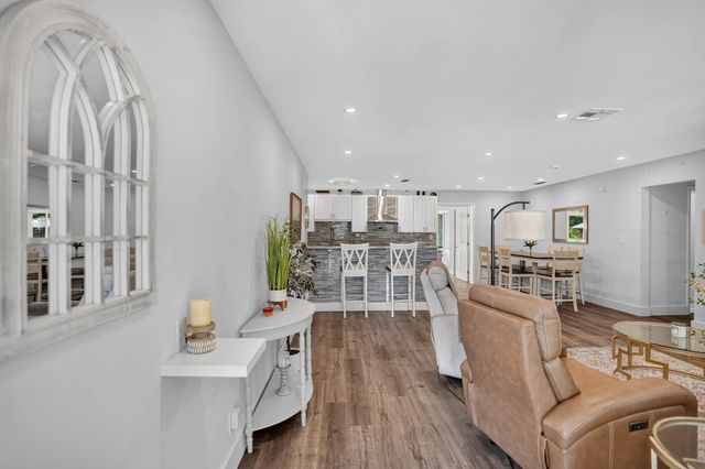 5 of 41 - 4510 Nw 12th Terrace, Fort Lauderdale, FL